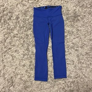 Womens cropped Lulu Lemon blue leggings. Perfect condition, lightly worn.